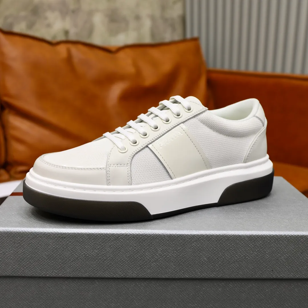 Ex-factory price: 680💰Top original order Brand: PRADA (Prada) Standard code: Men's size 38/44 (45 can be customized) Grade: Same as the official website Material: Original cowhide stitched with imported cloth, cowhide lining, original combination of two-color wear-resistant soft outsole Style category: casual sports version, young fashion, European and American trend, British style Color: actual picture color